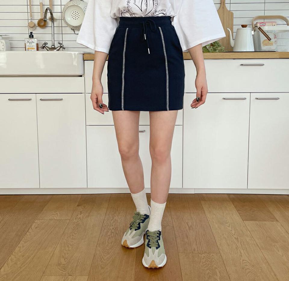 スウェットミニスカート・全2色・t63440 レディース 【sk】【韓国 ファッション ボトムス スカート ミニ ミニスカート シンプル 無地 ガーリー スウェット カジュアル ステッチ ウエストゴム ストリング フィット デイリー 細身 秋 春】【NIJU】