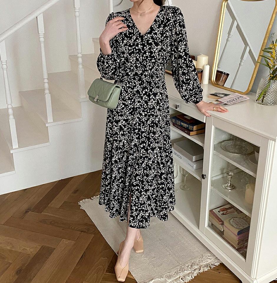 【マラソン特価】Vネックボタン花柄ワンピース・全3色・t67383 レディース 【ops】 ワンピース ロングワンピース 長袖 花柄 小花柄 フラワー Vネック フェミニン スリット 深スリット 可愛い かわいい 春 秋 韓国ファッション ハイホリHIHOLLI セール