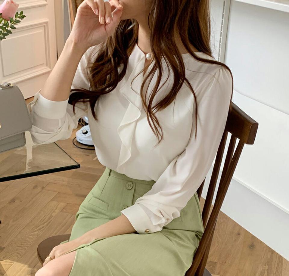 フェイクパールフリルブラウス・全3色・b67371 レディース 【bl】【トップス ブラウス 長袖 フリル パール フェミニン きれいめ オフィスカジュアル 可愛い かわいい 春 秋 韓国 ファッション】【ハイホリHIHOLLI】