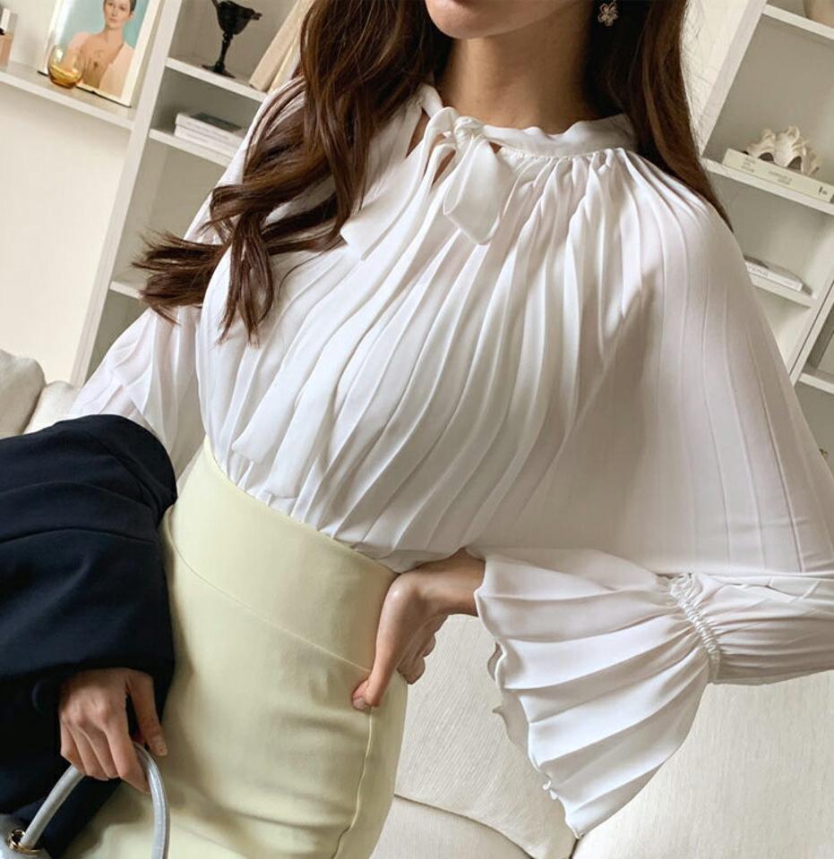 ≪人気商品再入荷≫リボンプリーツブラウス・全2色・b67372 レディース 【bl】トップス ブラウス 長袖 プリーツ プリーツトップス りぼん リボン フェミニン 雰囲気 シフォン シフォンブラウス インしないブラウス 可愛い かわいい 春 秋 韓国ファッション ハイホリHIHOLLI