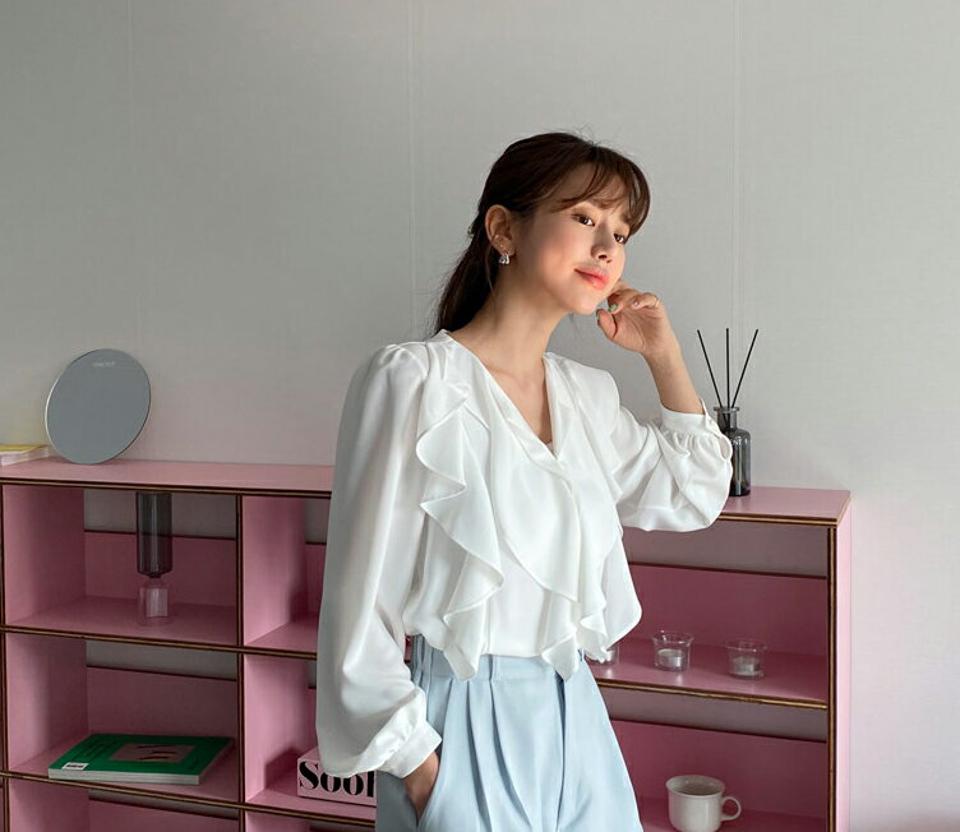 Vネックフリルブラウス・全2色・b57040 レディース 【bl】【韓国 ファッション トップス ブラウス 長袖 上品 Vネック フリル ボリューム フリルブラウス フェミニン ラブリー カジュアル デイリー 秋 春】