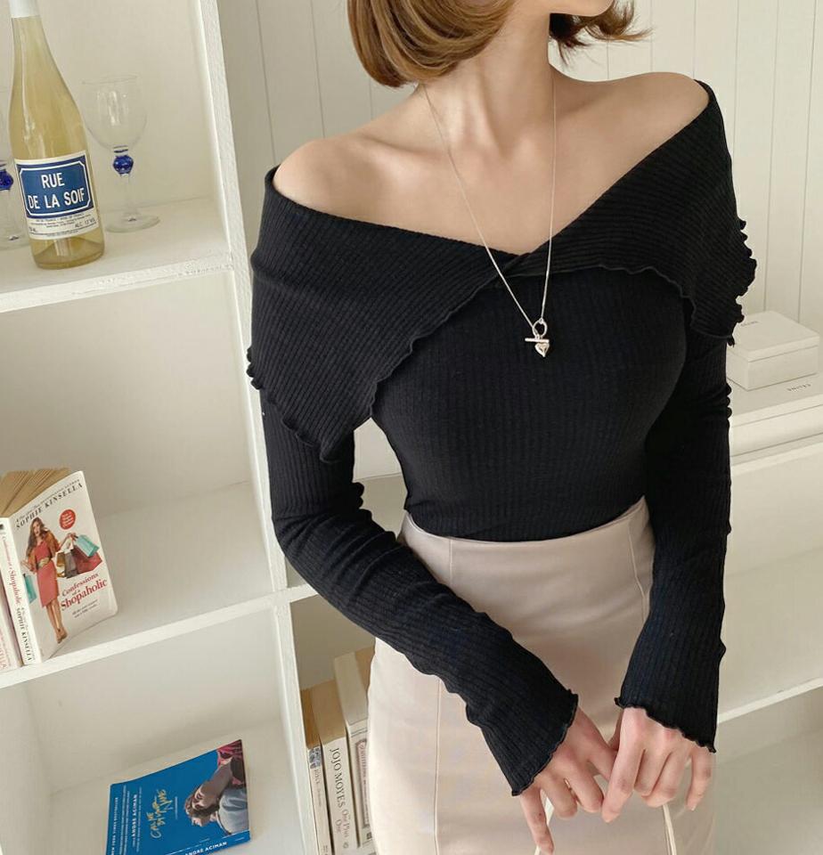 ビッグカラーオフショルTシャツ・全3色・t57034 レディース 【tops】【韓国 ファッション トップス Tシャツ 長袖 ビッグカラー オフショルTシャツ ビック襟 オフショルダー リブ スリム フィット ウェーブ カジュアル 体型カーバー デイリー 細身 秋 春】