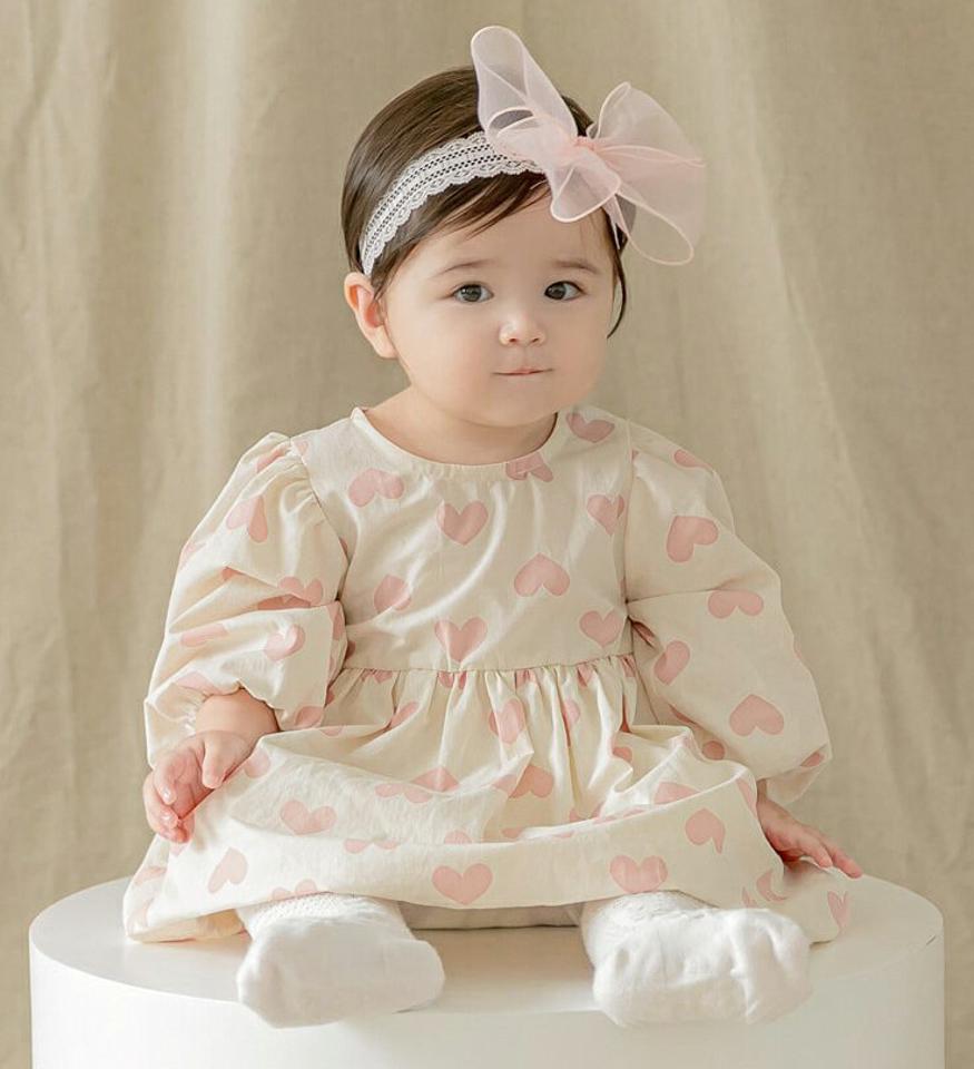 長袖ハートワンピース(pink) p008833 キッズ 【0~2才】【ops】【韓国 ファッション ワンピース フレア Aライン ラウンドネック 長袖 パフスリーブ パターン 柄 撮影 おしゃれキッズ 子供 ベビー 赤ちゃん ベビー用 赤ちゃん用 出産祝い 秋 冬】【KIDS】