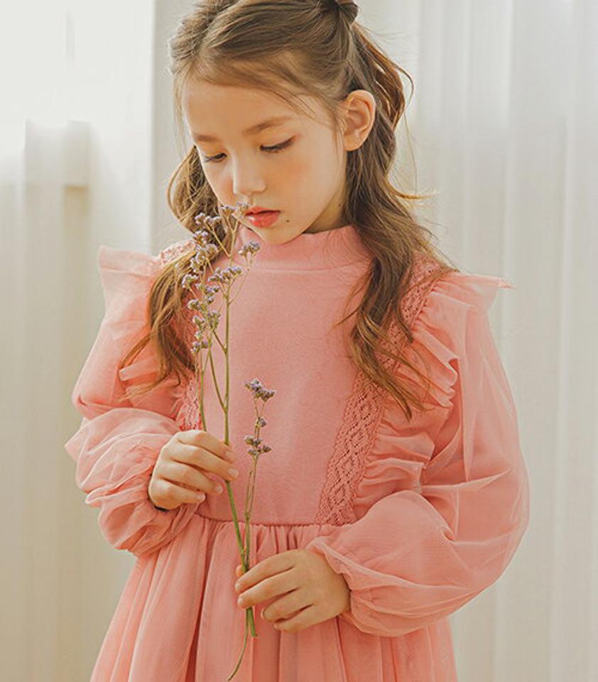 裏起毛フリルチュールワンピース(pink)・p009886 キッズ 【3~8才】【ops】【韓国 ファッション ワンピース ミディワンピース ミディアム 長袖 レース 可愛い 発表会 お出かけ 撮影 女の子 キッズ 子供 子供服 幼稚園 通学 通園 低学年 秋 冬】【KIDS】