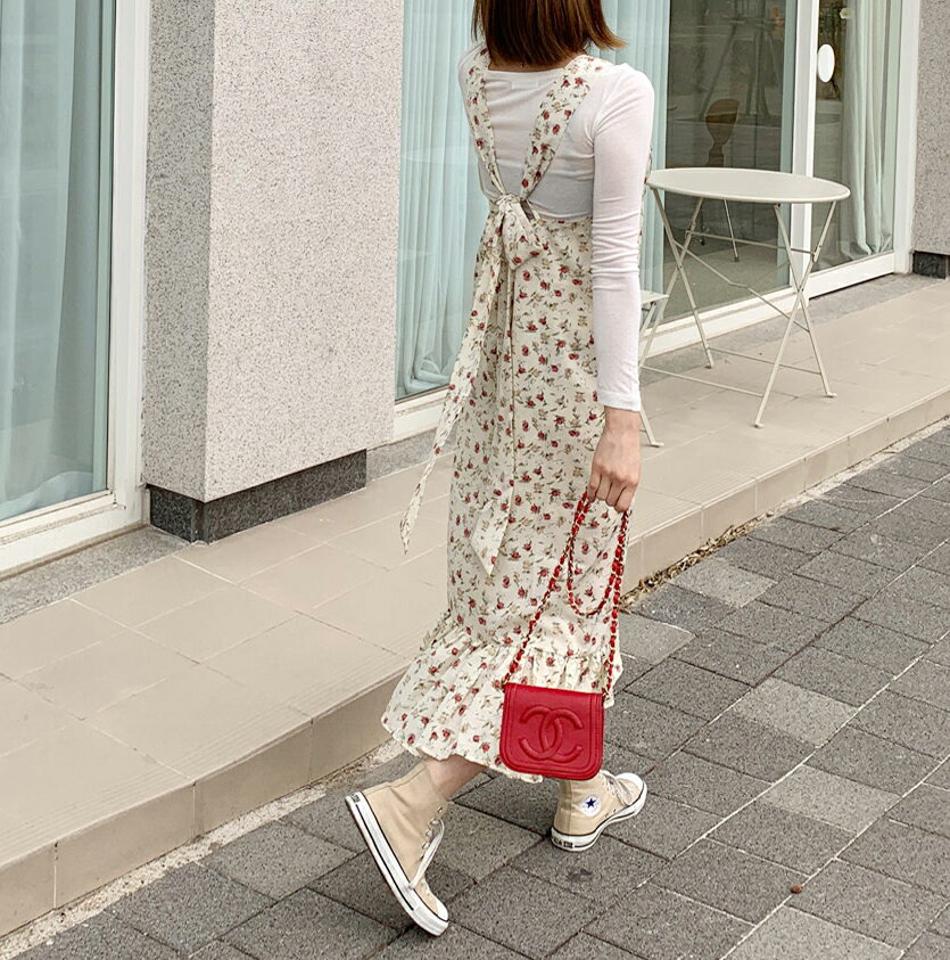 花柄ノースリワンピース・全2色・b61777 レディース 【ops】【韓国 ファッション ワンピース ロング ロングワンピス 花柄 フラワー ノースリワンピース 小花柄 Vネック スリーブレス キャミソール キャミワンピース 細身 スリム カジュアル 体型カバー 秋 春】