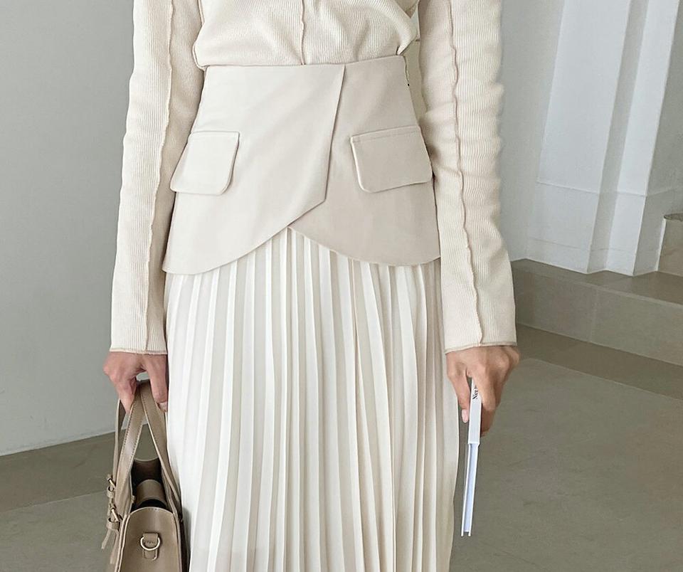 フラッププリーツスカート・全2色・t67510 レディース 【sk】【スカート ミディ丈 ミディスカート プリーツ プリーツスカート フラップ 可愛い かわいい フェミニン 単色 無地 シンプル 大人 揺れ感 春 秋 韓国 ファッション】【ハイホリHIHOLLI】