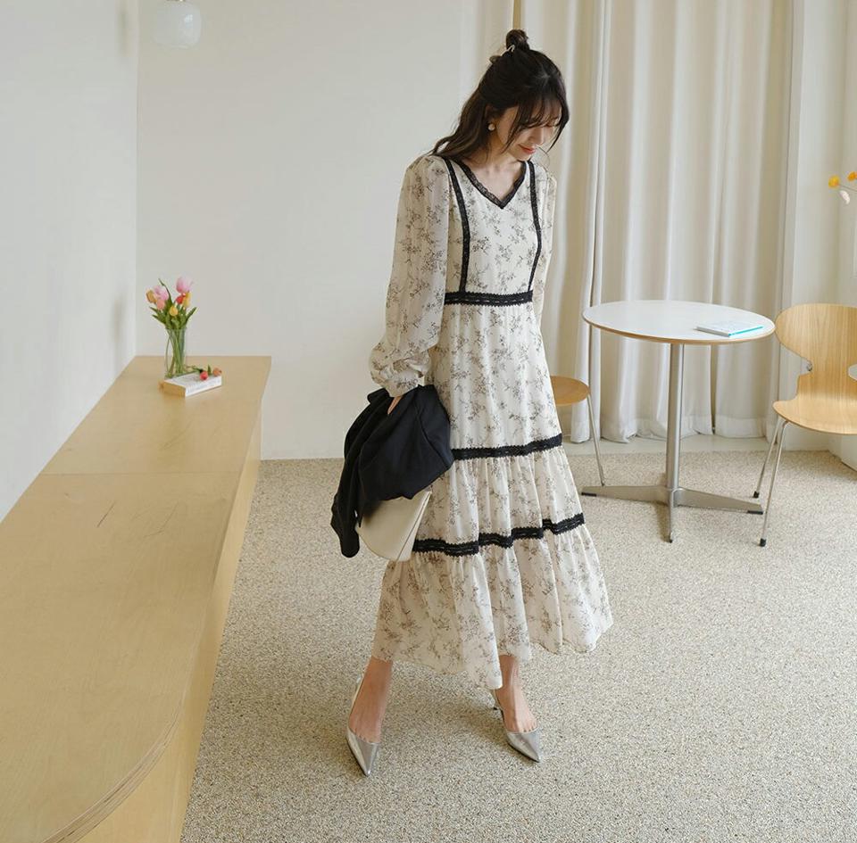 レースライン花柄ワンピース・全2色・b61778 レディース 【ops】【韓国 ファッション ワンピース ロング 長袖 フレアワンピース Vネック フローラル 花柄 フラワー シフォン レースライン デコルテ 細身 スリム カジュアル 体型カバー 秋 春】【fw】