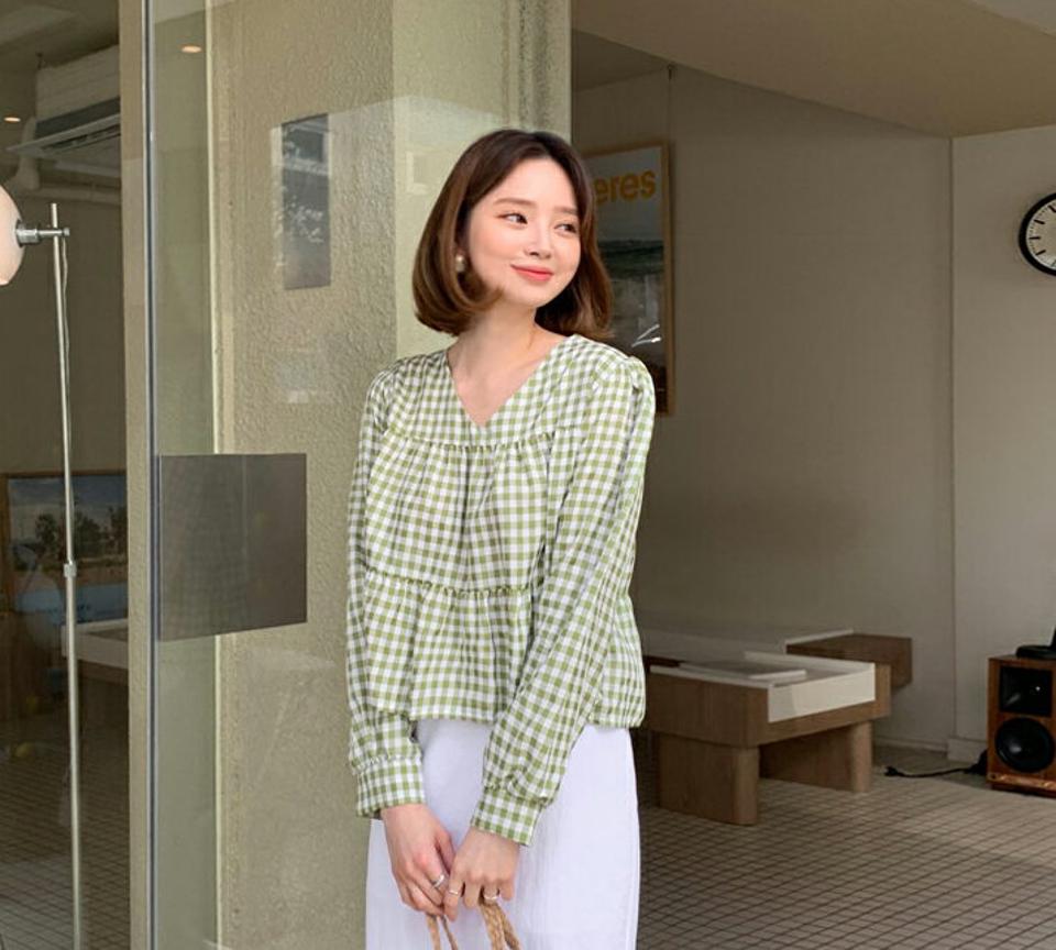 チェックティアードブラウス・全4色・t63133 レディース 【bl】【韓国 ファッション トップス ブラウス 長袖 上品 体型カバー ティアード Vネック デコルテ ギンガムチェック パターン フェミニン カジュアル デイリー 秋 春】