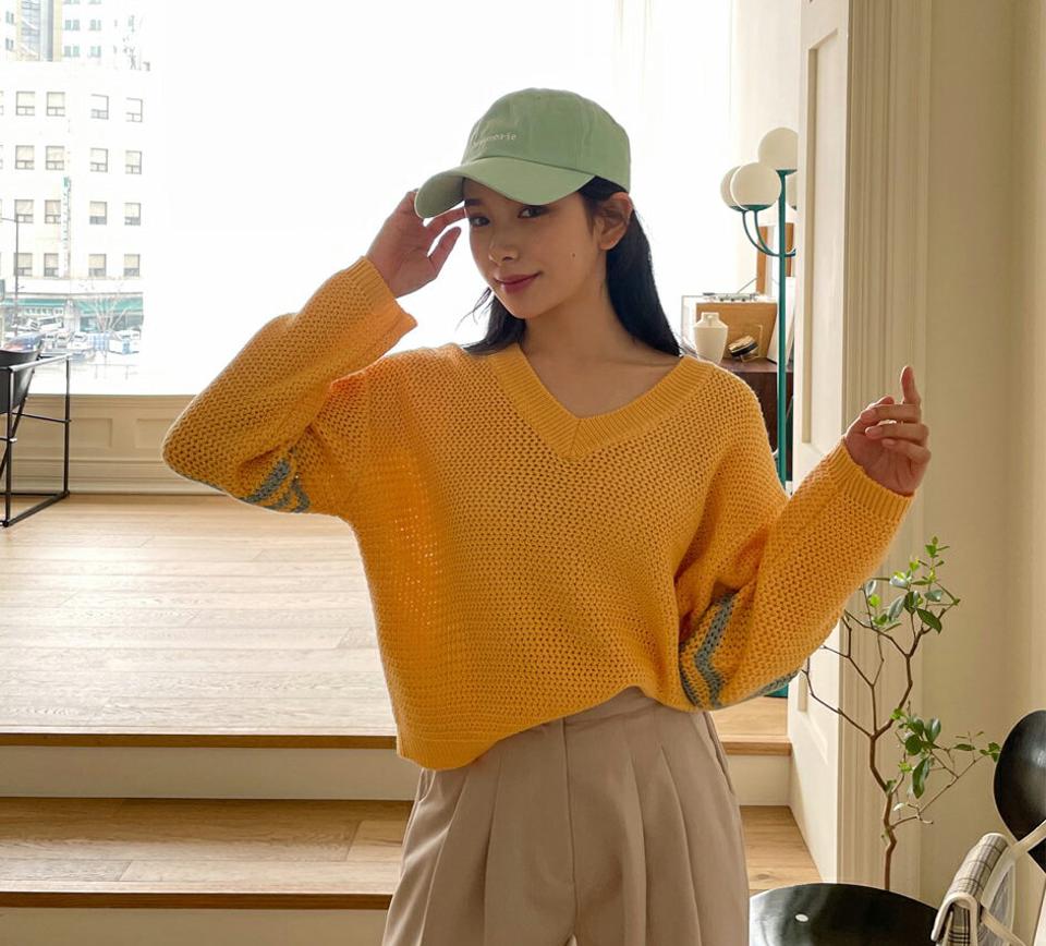 【マラソン特価】ワッフルスリーブラインニット・全5色・b63608 レディース 【tops】【韓国 ファッション トップス ニット 長袖 スリム Vネック ワッフルニット カジュアル ダブルライン 配色 ストライプ 細身 体型カーバー ガーリー デイリー 秋 春】【NIJU】