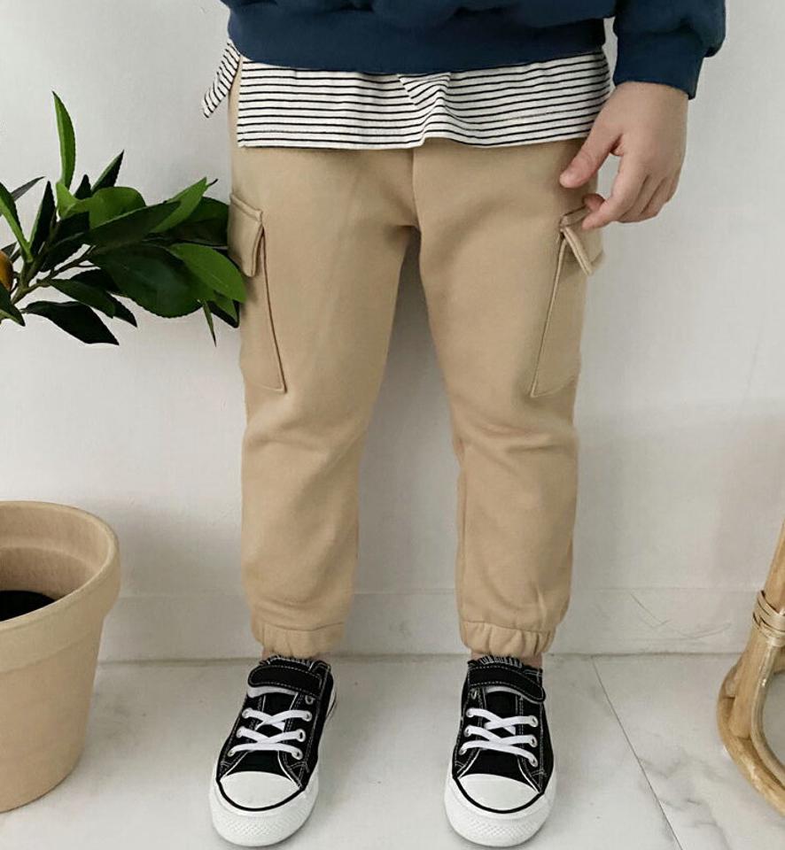 裏起毛サイドポケットジョガーパンツ・p009833 キッズ【3~8才】【pt】【パンツ ズボン ロングパンツ 長ズボン ジョガーパンツ 裏起毛 単色 無地 シンプル カジュアル 女の子 男の子 冬 韓国 韓国子供服 子供 こども 子供服 こども服】【KIDS】