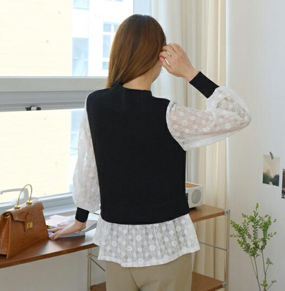 フリルレースニット・全1色・b67523 レディース 【tops】【トップス ニット ニットトップス 長袖 レース フリル 袖コンシャス 可愛い かわいい モノトーン ハーフネック 春 秋 韓国 ファッション】【ハイホリHIHOLLI】
