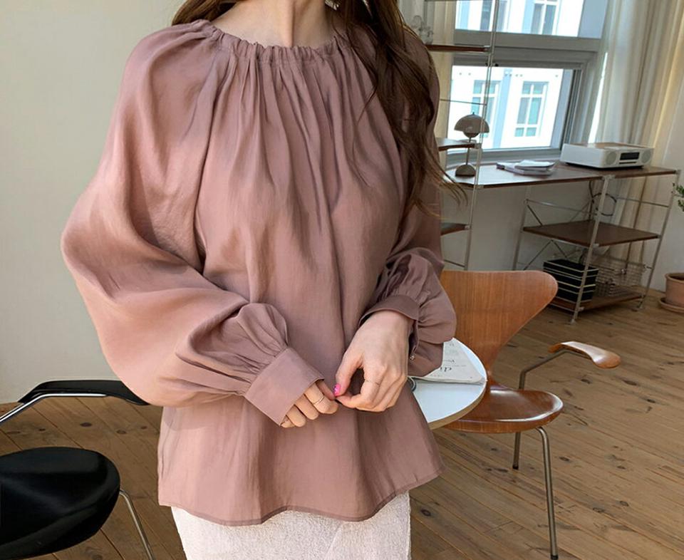 バックリボンギャザーブラウス・全2色・b67535 レディース 【bl】【トップス ブラウス 長袖 ギャザー バックリボン りぼん バックシャン 単色 シンプル グロッシー ツヤ 春 秋 韓国 ファッション】【ハイホリHIHOLLI】