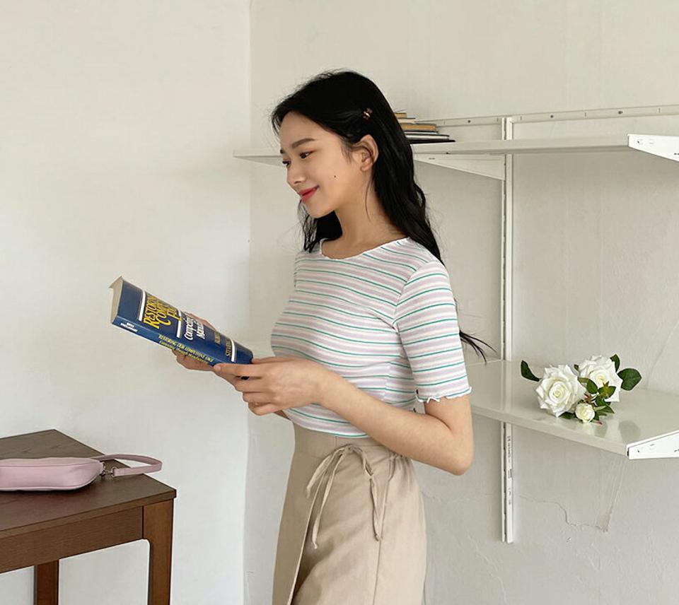 ウェーブマルチボーダーTシャツ・全4色・t63663 レディース 【tops】【韓国 ファッション トップス Tシャツ 半袖 ラウンドネック ウェーブ ボーダー フェミニン パターン 配色 ショートスリーブ クロップド カジュアル 体型カーバー 春 夏】【NIJU】