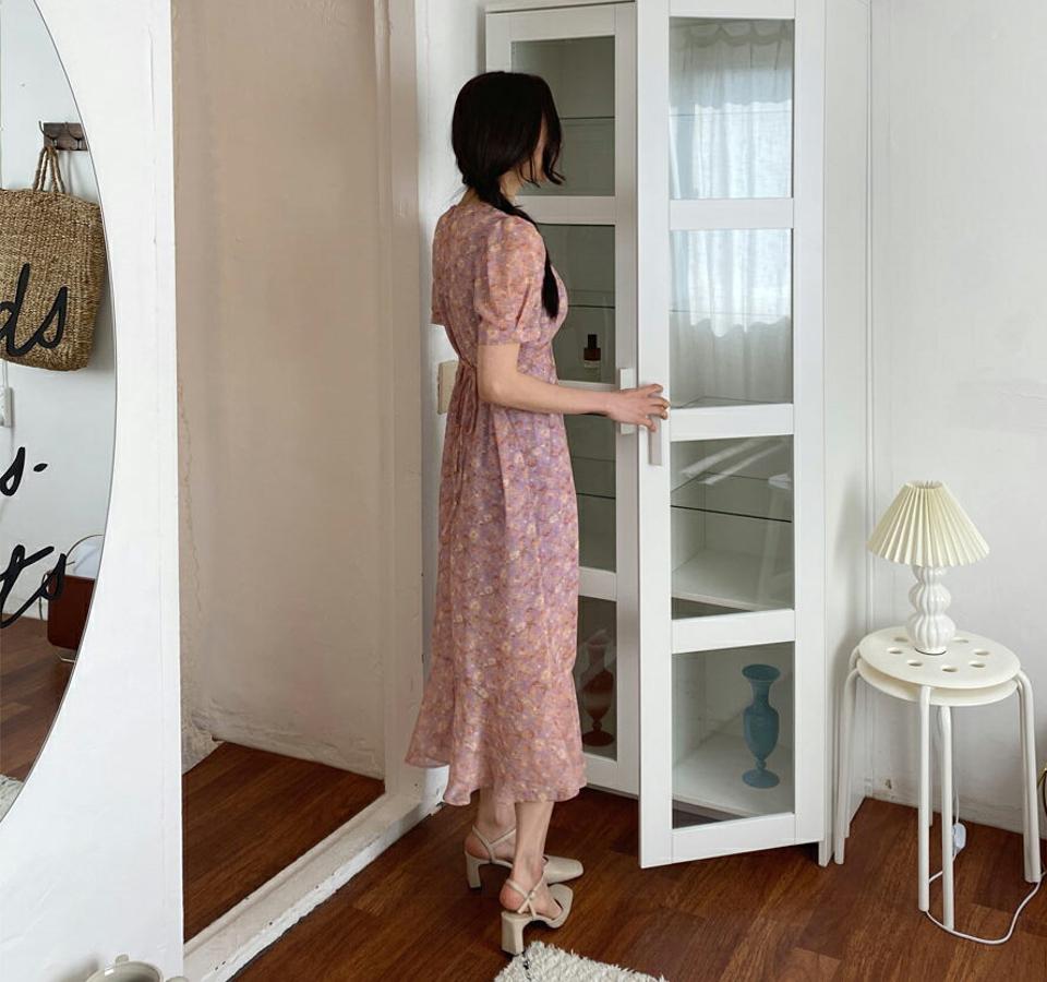 Vネック花柄ギャザーワンピース・全2色・t57090 レディース 【ops】【韓国 ファッション ワンピース ロング ロングワンピース 半袖 Vネック 花柄 フラワー リボン ギャザー パフスリーブ 体型カバー 細身 スリム カジュアル 春 夏】【fw】