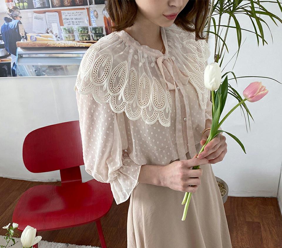 レースカラードットブラウス・全2色・b57105 レディース 【bl】【韓国 ファッション トップス ブラウス 長袖 上品 体型カバー シアードット レースカラー ネックリボン リボン フェミニン カジュアル デイリー 春 夏】