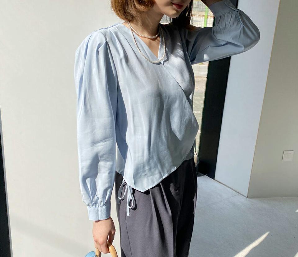 ラップパフブラウス・全2色・b57082 レディース 【bl】【韓国 ファッション トップス ブラウス 長袖 上品 シンプル ラップブラウス ボディライン クロップド丈 リボン フェミニン 春 夏】