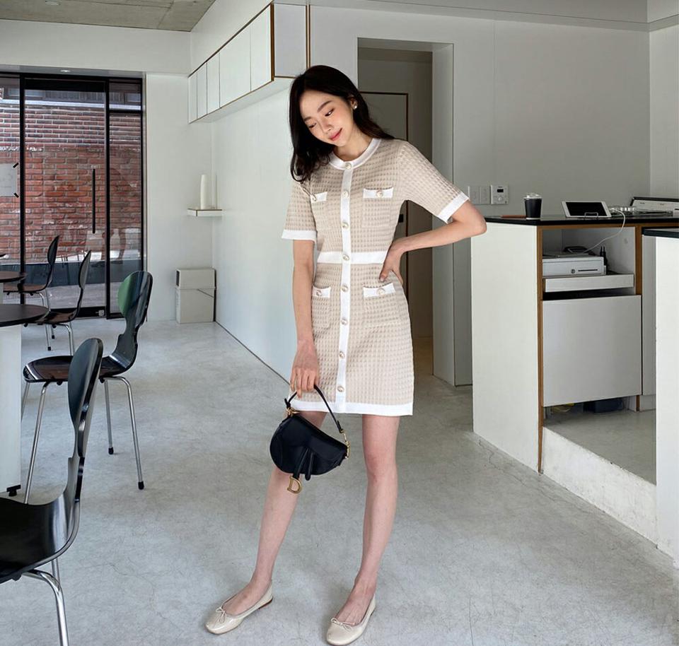 ゴールドボタンニットワンピース・全2色・t57087 レディース 【ops】 韓国 ファッション ワンピース ミニ ミニワンピース 半袖 ゴールドボタン ニットワンピース ラウンドネック ガーリー Hライン 細身 スリム カジュアル 春 夏