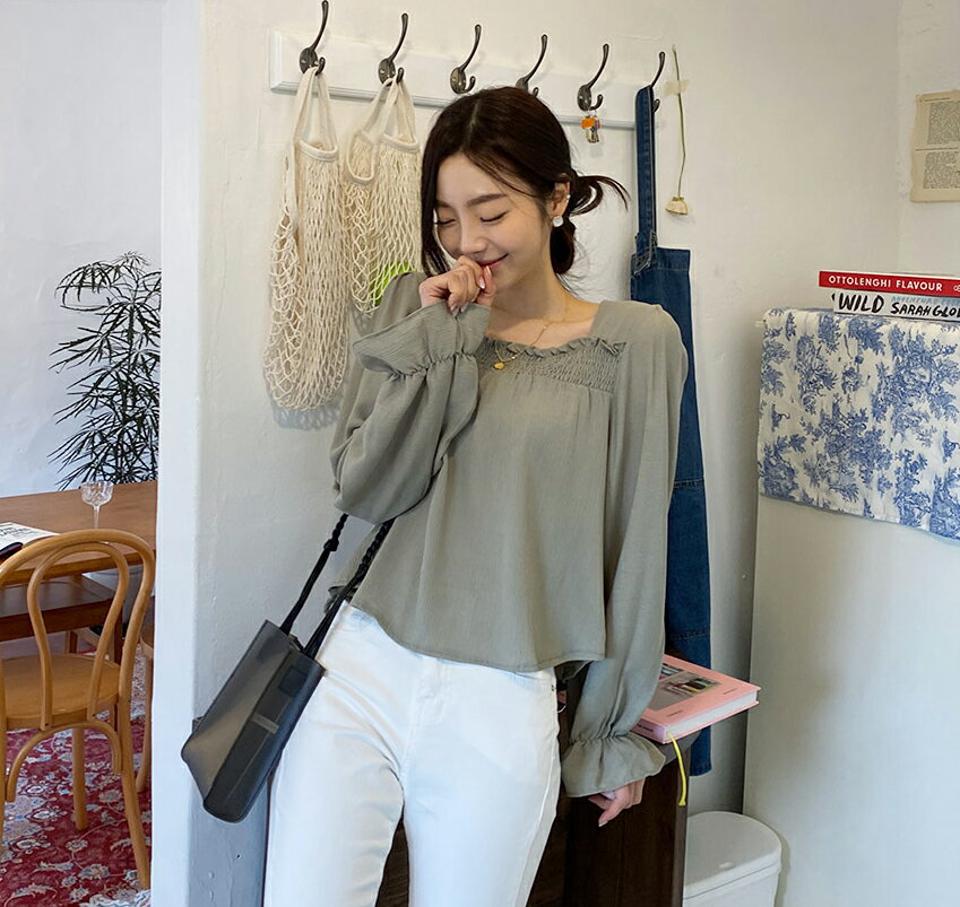 シャーリングスクエアブラウス・全4色・t57103 レディース 【bl】【韓国 ファッション トップス ブラウス 長袖 上品 シンプル ラップブラウス ボディライン クロップド丈 リボン フェミニン ぼわん袖 春 夏】