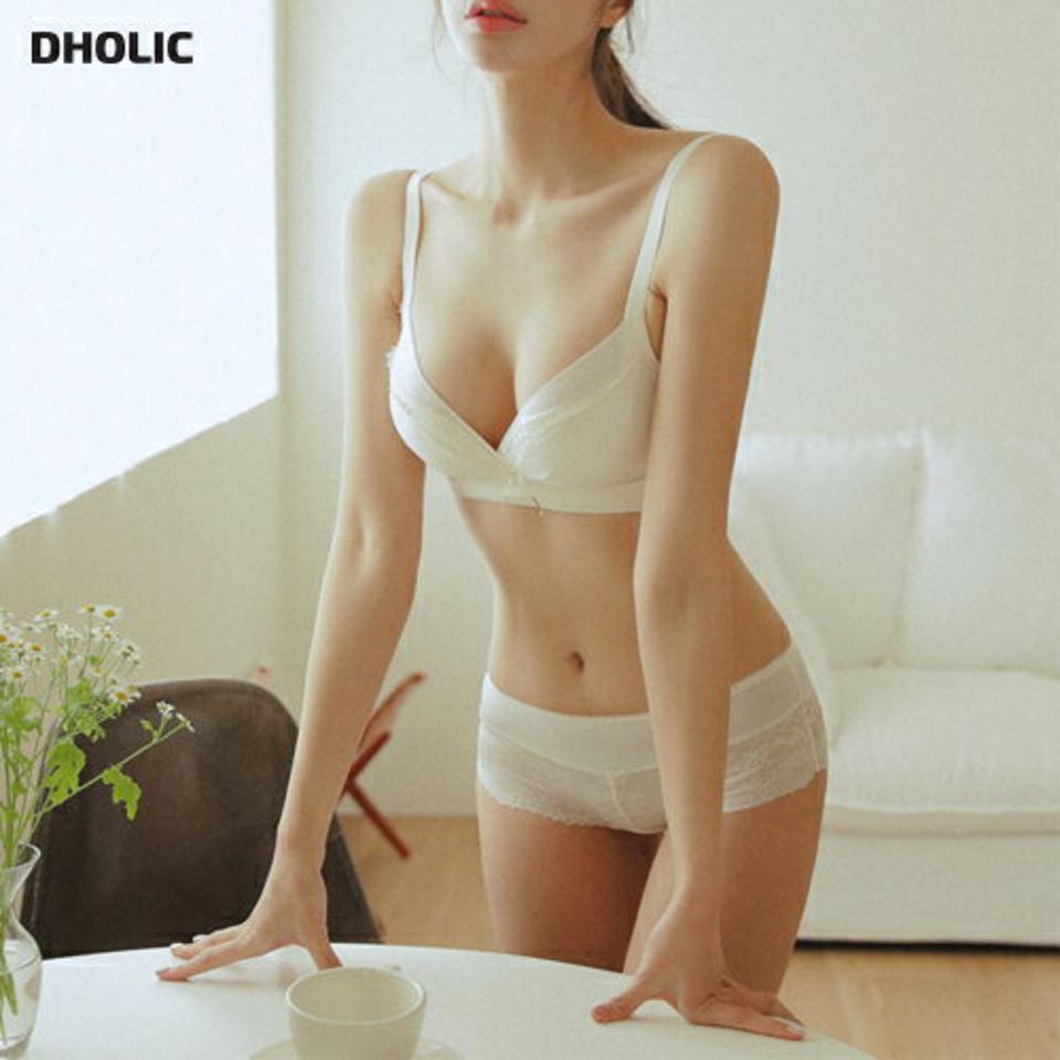 マットサテンレースブラ&ショーツSET・全3色・e44500 レディース 【uw】 韓国 ファッション アンダーウェア ランジェリー 下着 セット ブラジャー ブラ ショーツ パンツ やわらかい ボリューム 無地 大人 上品 ノンワイヤー 秋 春