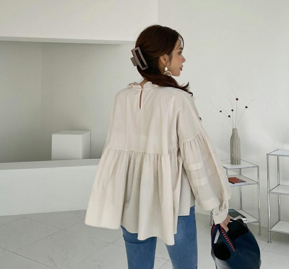 ティアードパフブラウス・全2色・t67556 レディース 【bl】【トップス ブラウス 長袖 ティアード パフスリーブ パフ袖 シンプル ギャザー ボリューム フリルネック 大人 かわいい 可愛い 春 秋 韓国 ファッション】【ハイホリHIHOLLI】