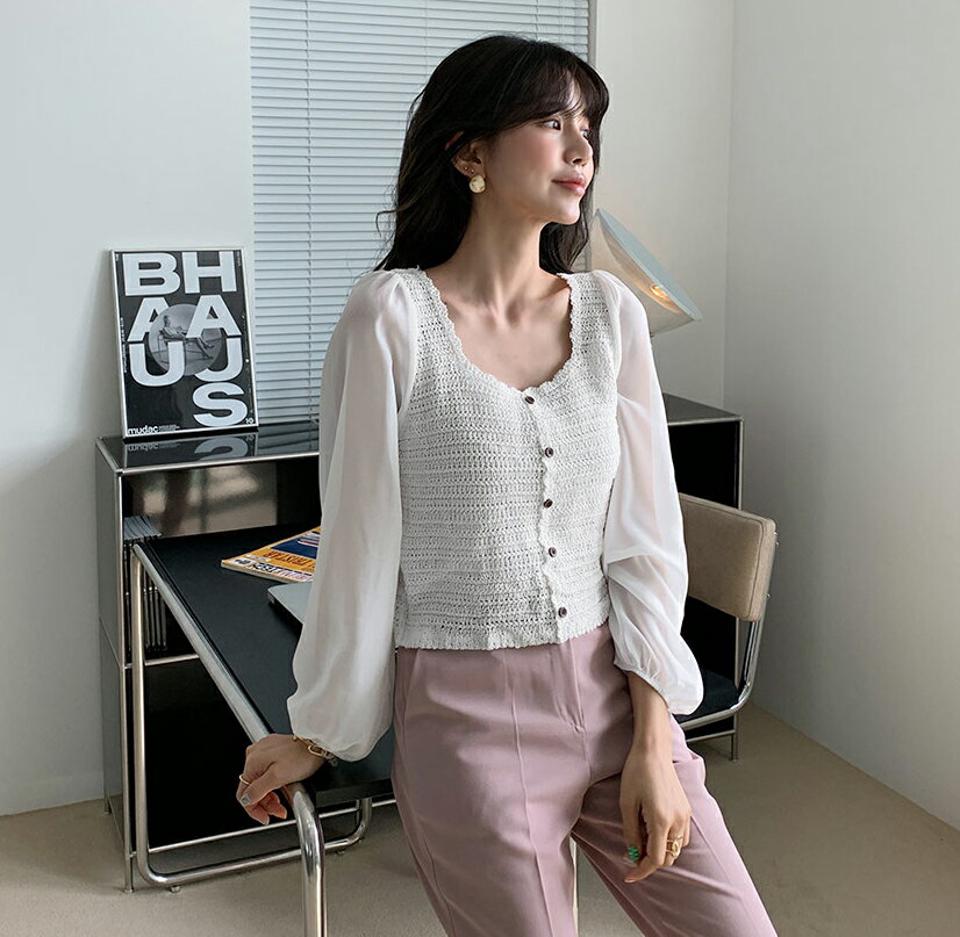スクエアシフォンスリーブニット・全2色・b65095 レディース 【tops】【韓国 ファッション トップス ニット 長袖 異素材 スクエアネック デコルテ ユニーク 透け感 シフォン スリーブ クロップド丈 細身 大人 体型カーバー デイリー 秋 春】