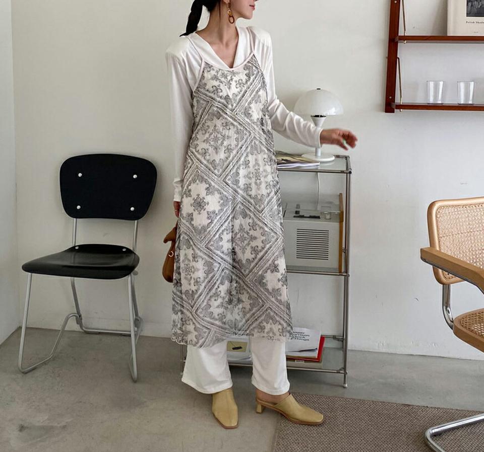 レースキャミワンピース・全2色・t65099 レディース 【ops】【韓国 ファッション ワンピース ロング ロングワンピース シースルー レース レイヤード風 ラウンドネック キャミソール キャミワンピース 細身 スリム カジュアル 体型カバー 秋 春】