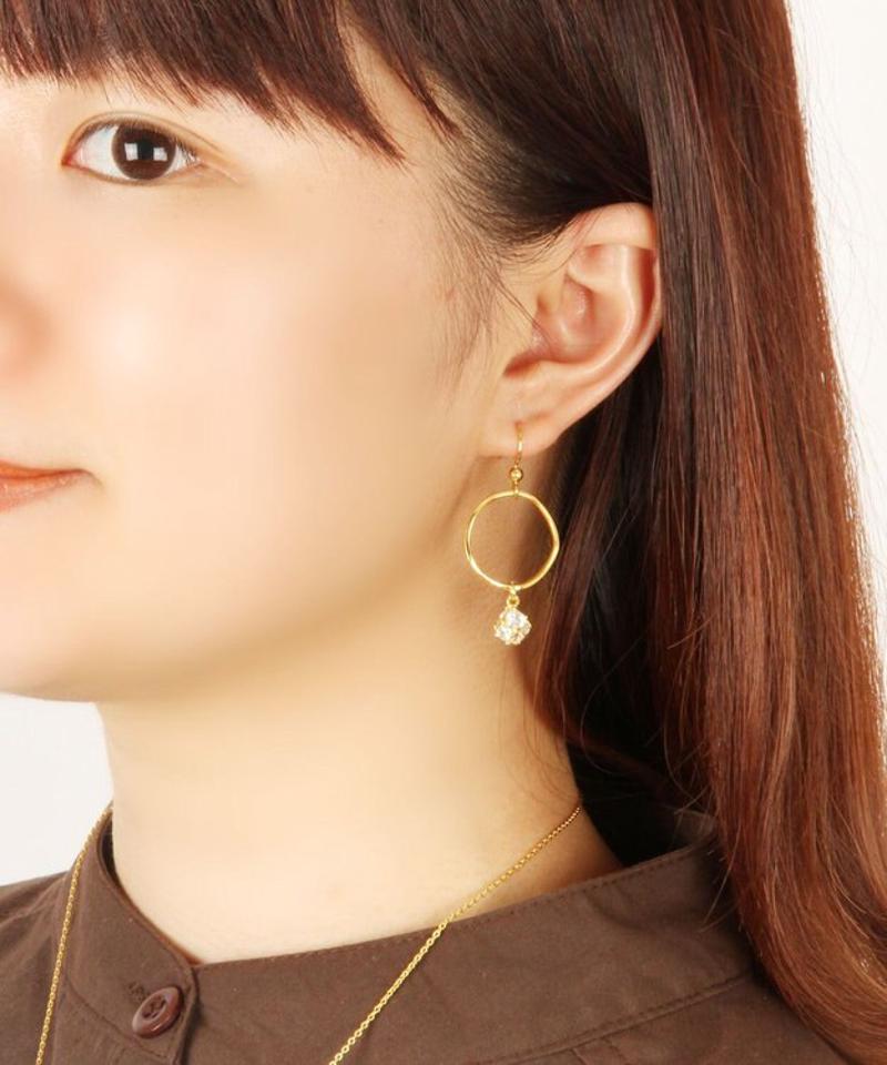 【特別な日に送るアクセサリーセット】オニキスゴールドネックレス＆ピアスセット