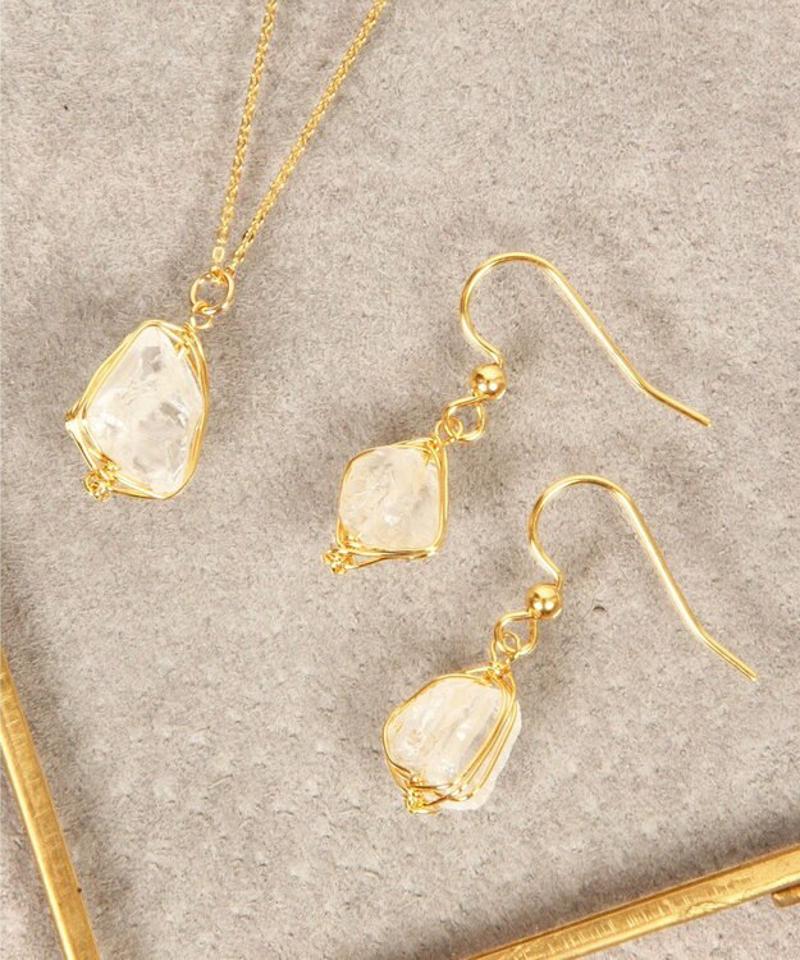 【特別な12誕生石】4月クリスタルピアス×ネックレスセット