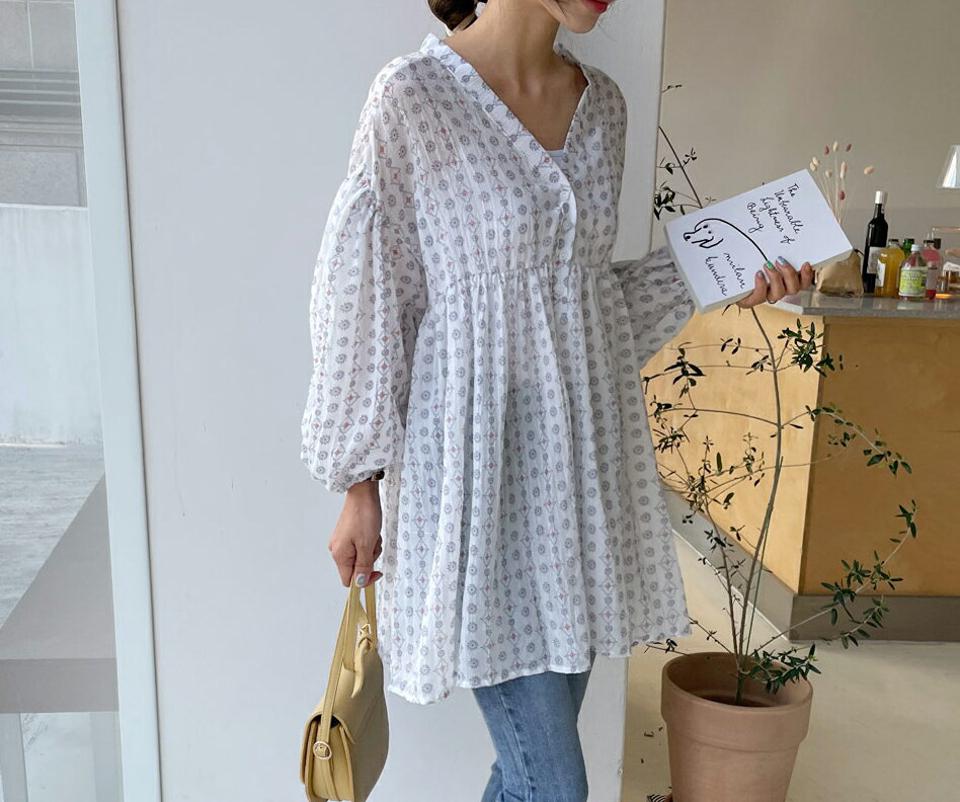 エスニックVネックブラウス・全2色・b63203 レディース 【bl】 韓国ファッション トップス ブラウス 長袖 上品 エスニック パターン Vネック デコルテ ロングブラウス ルーズ ゆったり 体型カバー フェミニン カジュアル 春 夏