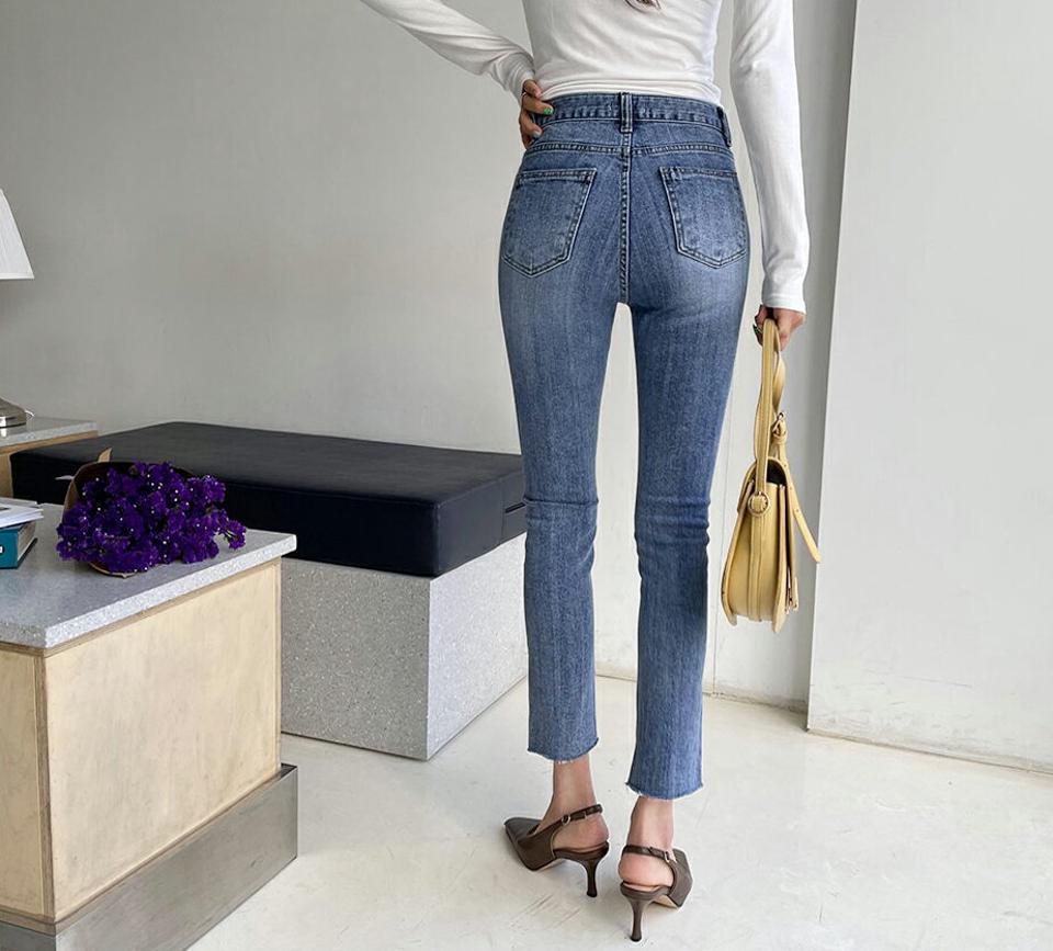 スリムデニムパンツ・全1色・t63220 レディース 【pt】【韓国 ファッション ボトムス ロング ロングパンツ カジュアル デニム デニムパンツ ストレート スリム フィット 美脚 体型カーバー 10分丈 十分丈 デイリー 春 夏】