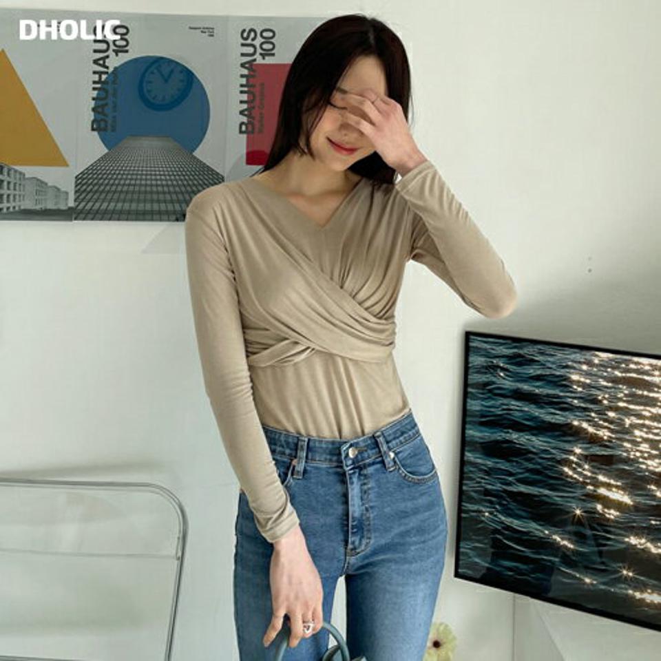 スリムツイストTシャツ・全3色・b64972 レディース 【tops】【韓国 ファッション トップス Tシャツ 長袖 スリム フィット ツイスト Vネック デコルテ カジュアル 体型カーバー デイリー ベーシック 細身 秋 春 夏】