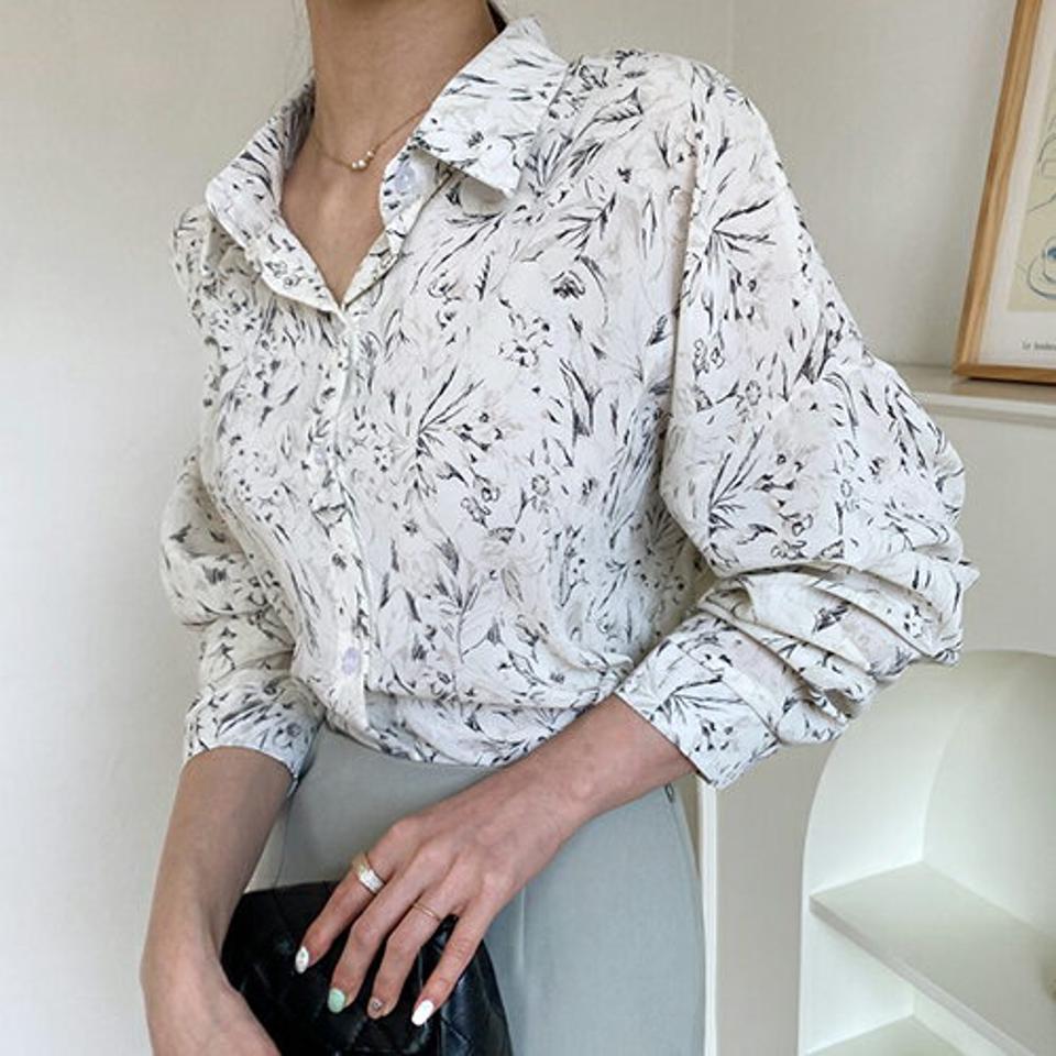 フローラルカラーブラウス・全2色・b67652 レディース 【bl】 トップス ブラウス 長袖 花柄 フラワー シック 大人 きれいめ 春 秋 韓国 ファッション ハイホリHIHOLLI
