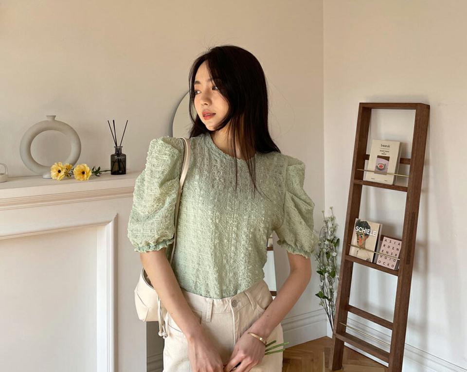 リンクルパフブラウス・全4色・t65001 レディース 【bl】【韓国 ファッション トップス ブラウス 半袖 上品 ラウンドネック 5分丈 パフスリーブ ガーリー かわいい 体型カバー フェミニン カジュアル 春 夏】