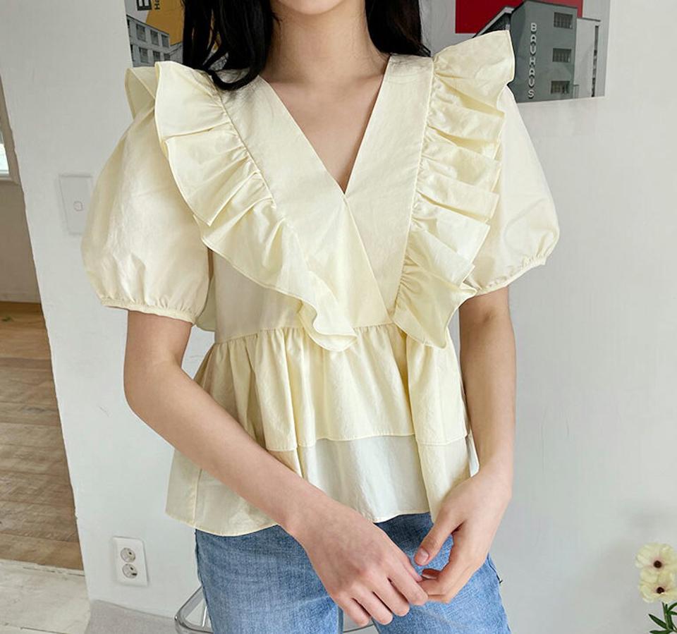 Vネックフリルブラウス・全3色・t63721 レディース 【bl】【韓国 ファッション トップス ブラウス 半袖 Vネック フリル ティアード パフスリーブ デコルテ ルーズ ゆったり ガーリー 体型カバー 細身 デイリー 春 夏】【NIJU】