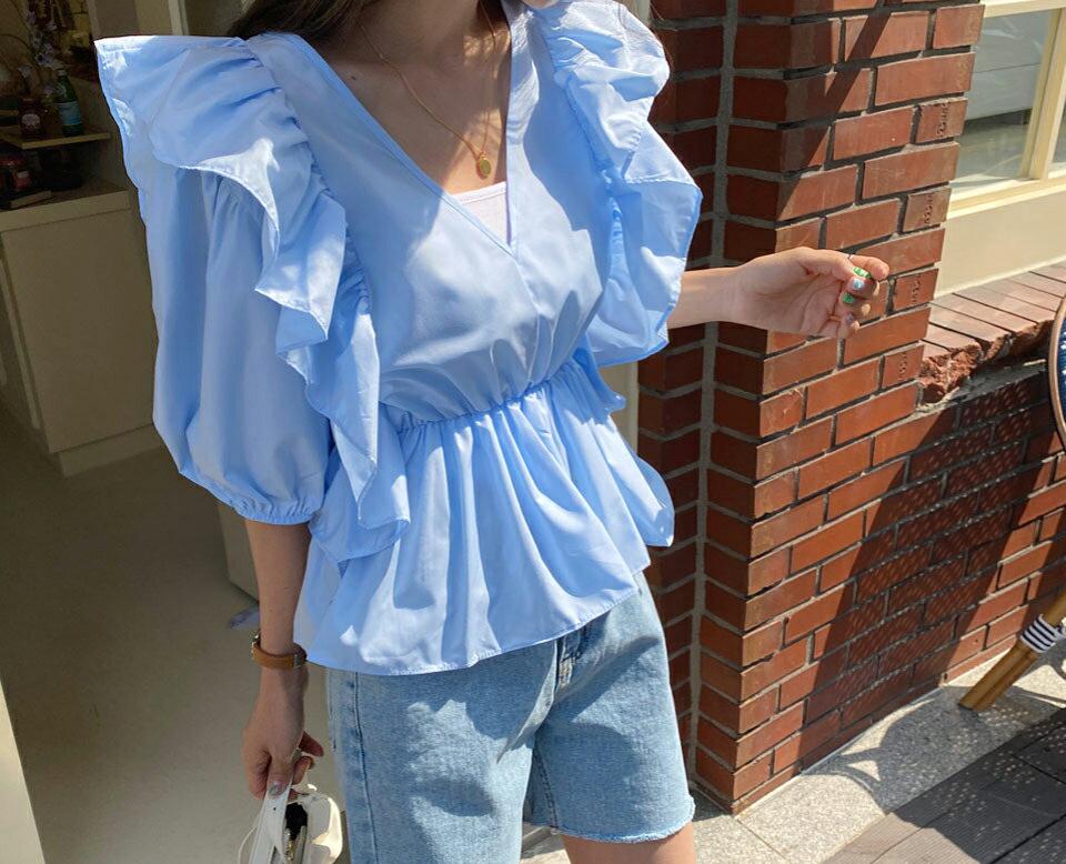 フリルVネックブラウス・全2色・t57152 レディース 【bl】【韓国 ファッション トップス ブラウス 半袖 上品 Vネック フリル デコルテ フリル ボリューム 7分丈 かわいい 体型カバー フェミニン カジュアル 春 夏】