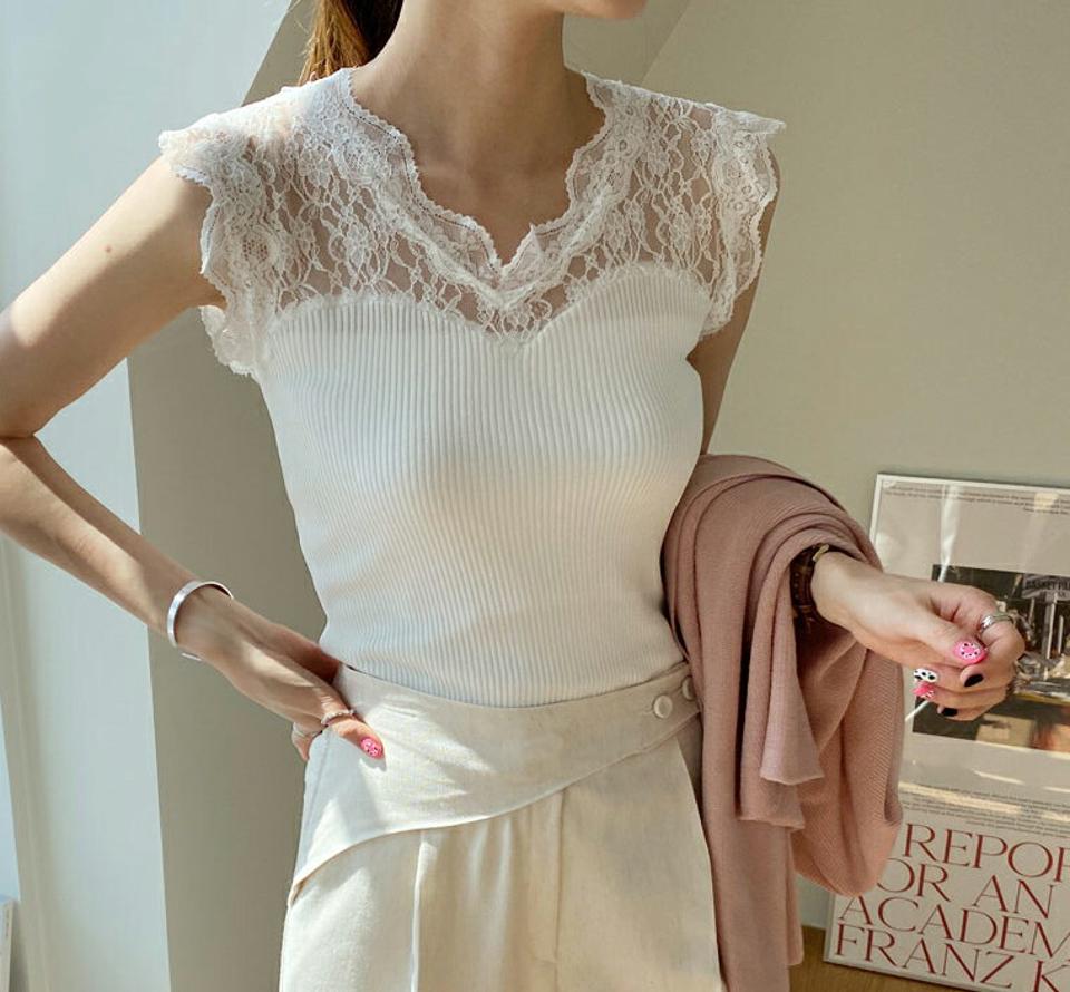 Vネックレーススリーブレス・全3色・t67707 レディース 【tops】 トップス スリーブレス ノースリー部 Vネック レース 透け感 シアー シースルー フェミニン 大人 春 夏 秋 韓国 ファッション ハイホリHIHOLLI