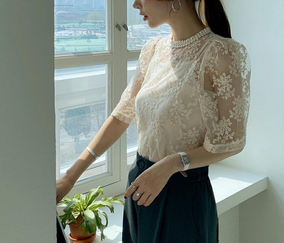 キャミ付シアーレースブラウス・全2色・b67685 レディース 【bl】 トップス ブラウス 透け感 シアー シースルー レース 総レース 半袖 ハーフスリーブ フェミニン かわいい キャミソール スリーブレス 春 夏 韓国 ファッション ハイホリHIHOLLI