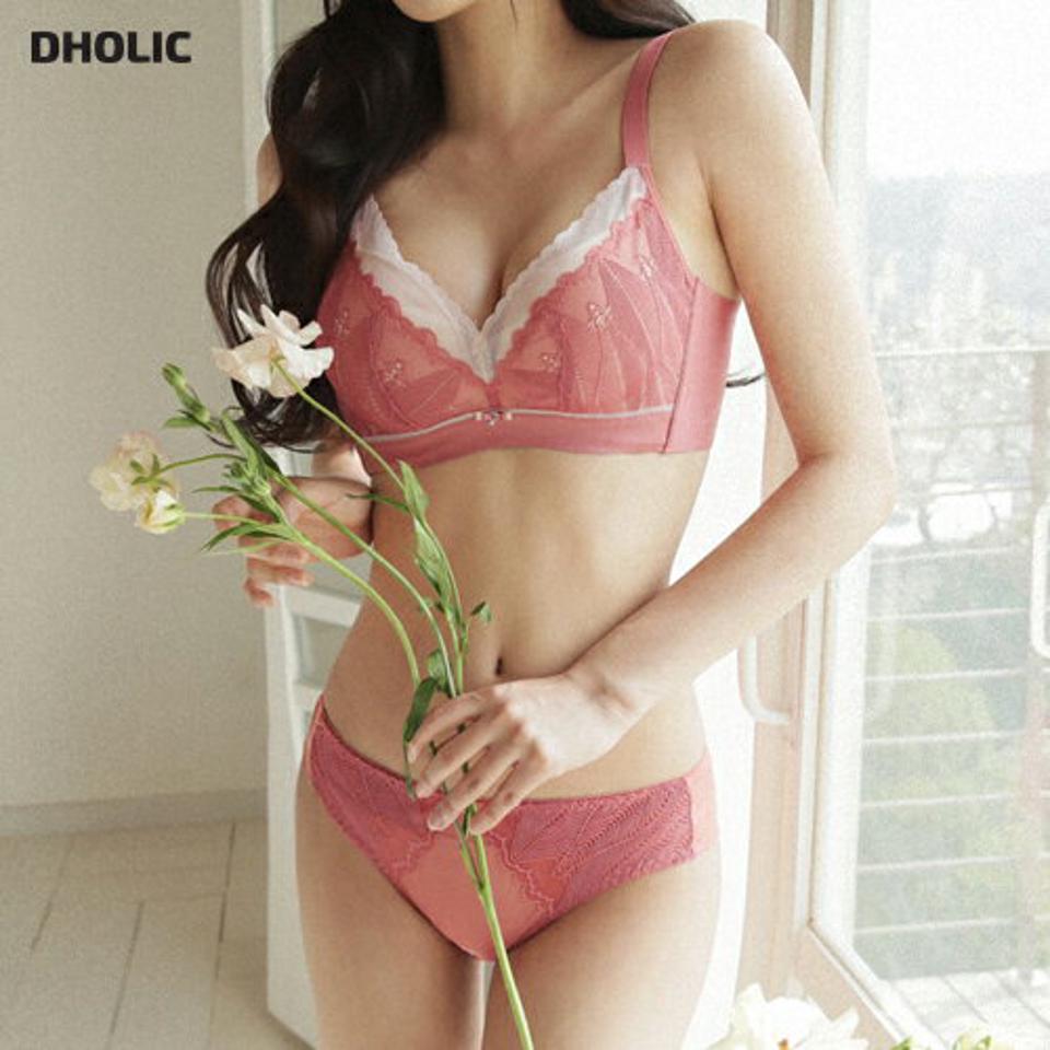 ミニリボンキュービックブラ&ショーツSET・全3色・e44535 レディース 【uw】 韓国 ファッション アンダーウェア ランジェリー 下着 セット ブラジャー ブラ ショーツ パンツ 上品 レース ボリューム セクシー ノンワイヤー リボン キュービック 春 夏