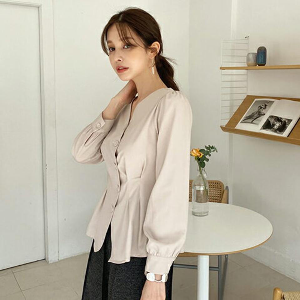 ダイアゴナルボタンブラウス・全2色・b67642 レディース 【bl】【トップス ブラウス ダイアゴナル 長袖 タック Vネック 大人 フェミニン かわいい 春 秋 韓国 ファッション】【ハイホリHIHOLLI】