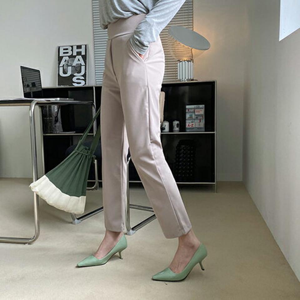 【只今10%OFF】イージースリムスラックス・全4色・t67640 レディース 【pt】 スラックス パンツ ズボン ロングパンツ スリム 単色 無地 シンプル ベーシック 大人　オフィスカジュアル 春 秋 韓国 ファッション ハイホリHIHOLLI