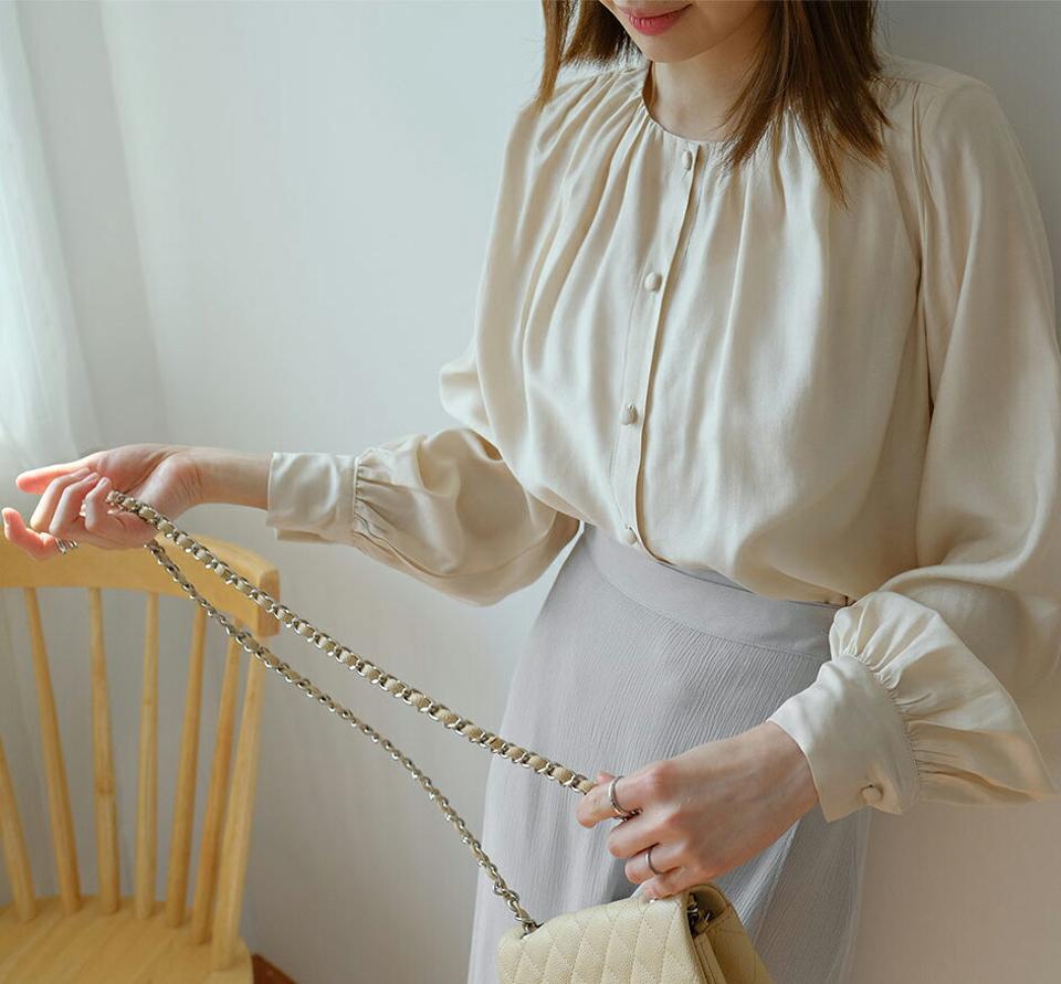 くるみボタンギャザーブラウス・全3色・t61807 レディース 【bl】【韓国 ファッション トップス ブラウス 長袖 上品 ギャザー ぼわん袖 ラウンドネック ベーシック フェミニン カジュアル 春 夏】