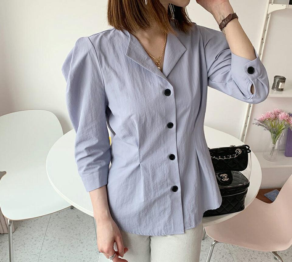 タックパフボタンブラウス・全3色・t61806 レディース 【bl】【韓国 ファッション トップス ブラウス 長袖 上品 ウエストタック パフスリーブ ネックスリット ベーシック フェミニン カジュアル 春 夏】