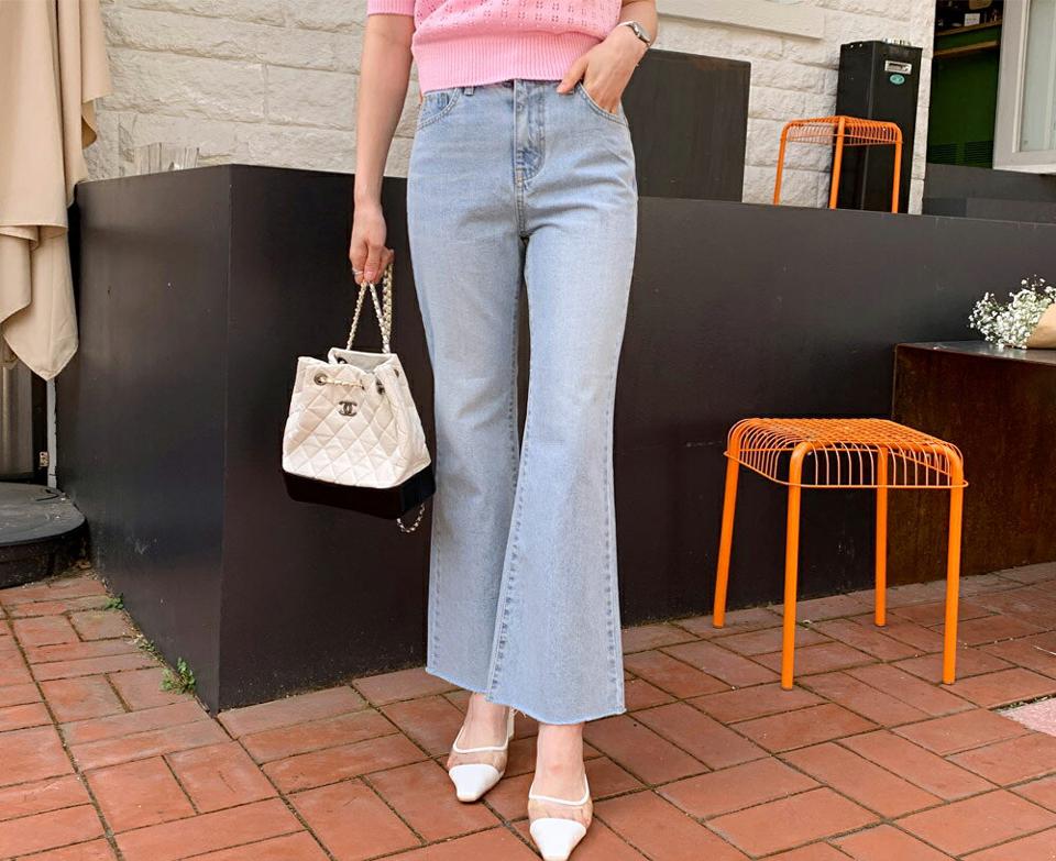 セミフレアデニムパンツ・全1色・t61816 レディース 【pt】 韓国 ファッション ボトムス パンツ デニムパンツ ストレート 美脚 セミブーツカット 無地 体型カーバー 10分丈 十分丈 カジュアル デイリー 春 夏