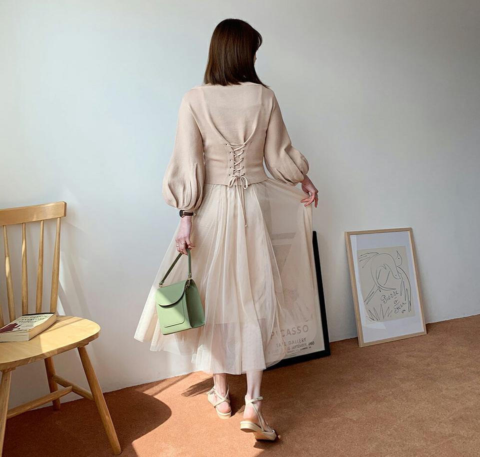 レースアップニット&チュールワンピースSET・全1色・e61813 レディース 【ops】 韓国ファッション ワンピース ロングワンピース 長袖 セット パフスリーブ ボートネック レースアップ キャミソール スリム カジュアル 春 夏251