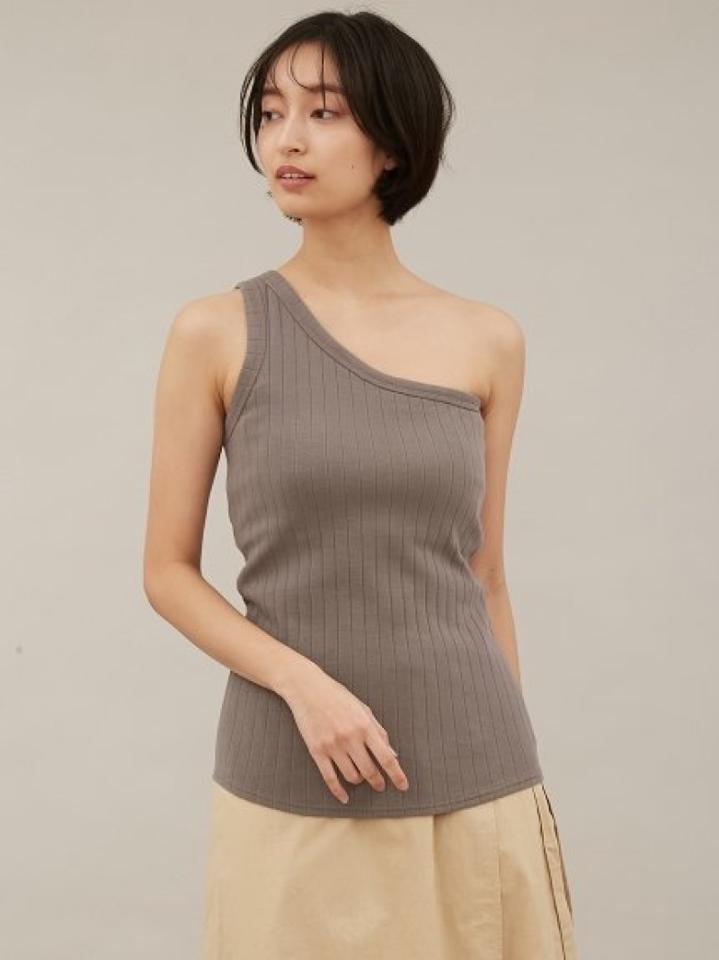 【emmi yoga】カップインワンショルタンク