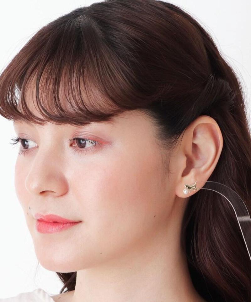 パール調キャットモチーフピアス