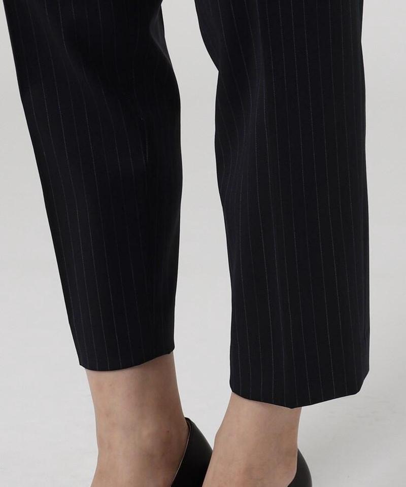 ファインウーステッド センタープレスクロップトパンツ