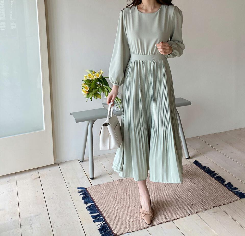 ≪人気商品再入荷≫プリーツフレアワンピース・全3色・b67751 レディース 【ops】ワンピース ロングワンピース 長袖 プリーツ プリーツワンピース フレア フェミニン 単色 シンプル 揺れる 春 秋 韓国ファッション ハイホリHIHOLLI