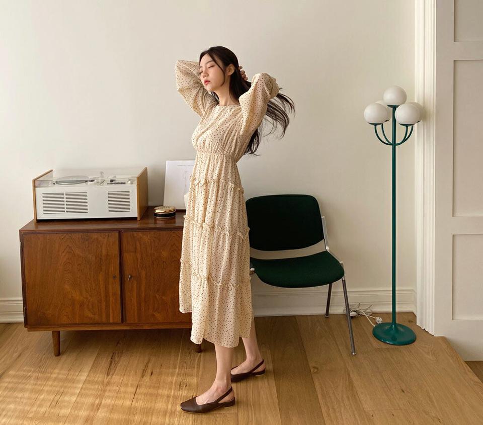 【タイム特価】ドットフリルロングワンピース・全2色・e61846 レディース 【ops】 韓国ファッション ワンピース ロングワンピース 長袖 ドット柄 フリル ラウンドネック ゴム ルーズ ゆったり フェミニン ティアード カジュアル 夏 春 【TS】セール