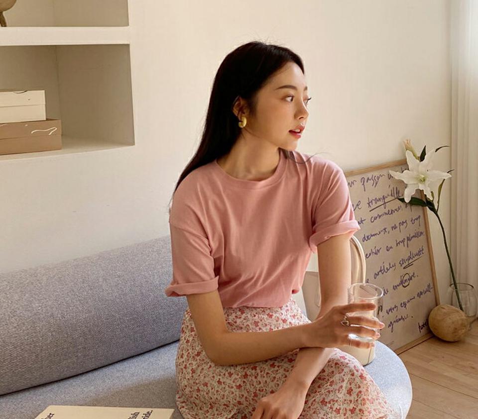 ハーフスリーブTシャツ・全5色・t61832 レディース 【tops】【韓国 ファッション トップス Tシャツ 半袖 シルキー ベーシック ラウンドネック ハーフスリーブ ロールアップ カジュアル 体型カーバー デイリー 夏 春】